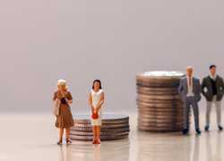 Gender gap in private pension income set to persist 'for decades'